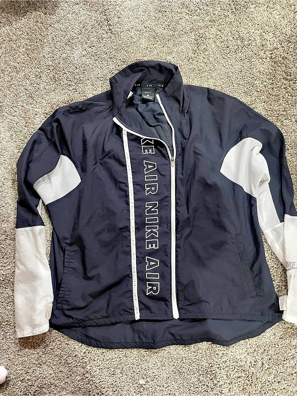 Nike Sportswear Women's Oversized Track Jacket Color Block Black & White, Large